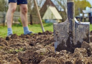 Gartenarbeiten – Beete umgraben